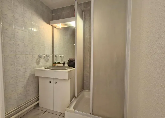 Apartamento - Vue - Proximite Et Parking Privatif *